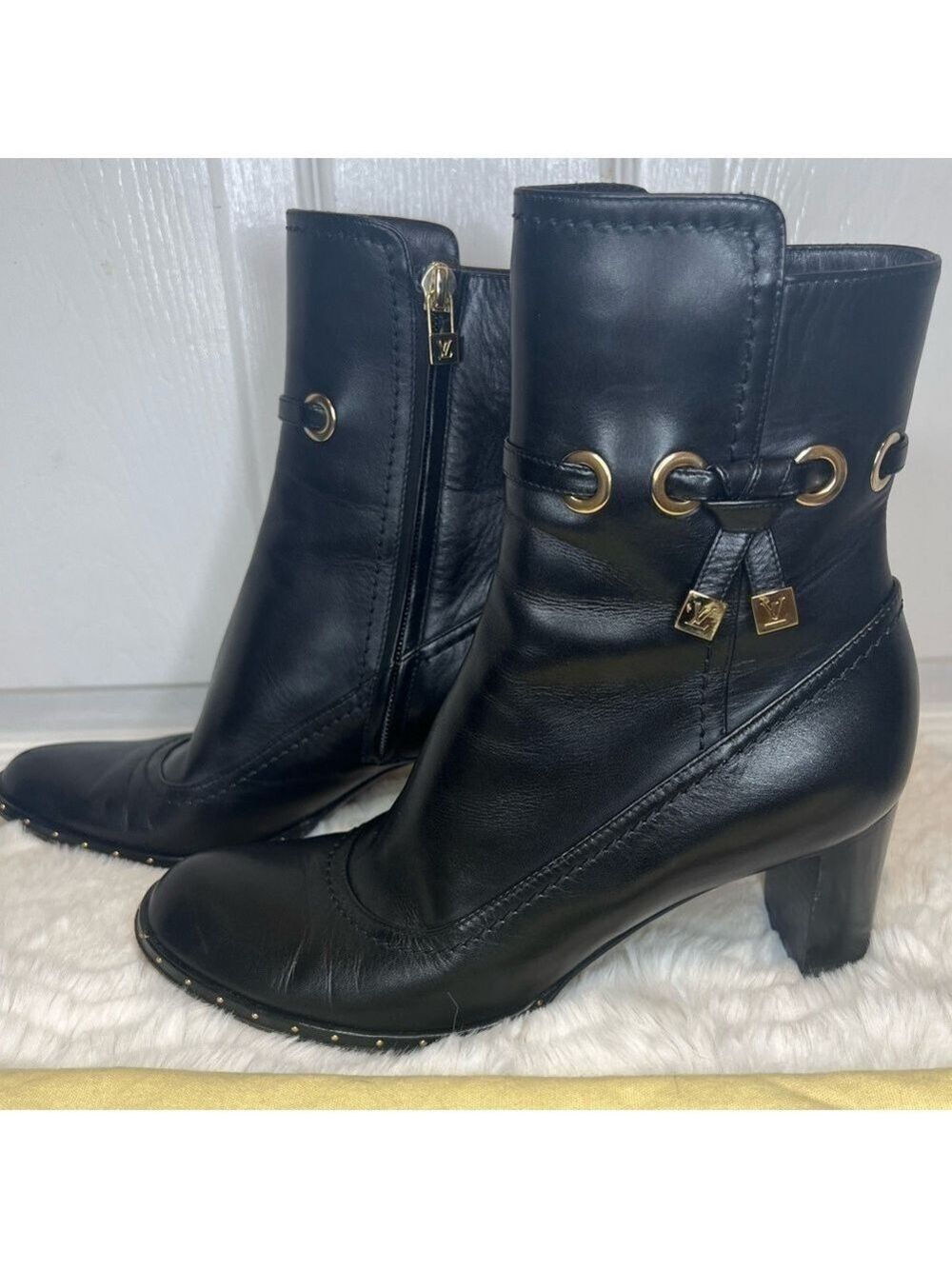 ❤️ LOUIS VUITTON🌷HOST PICK🌷LEATHER ANKLE BOOTS BLACK 6.5 (36.5) - Picture 3 of 16